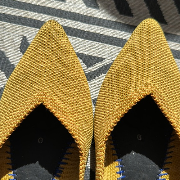 Like new Rothy’s points size 7 - Picture 4 of 5